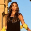 Lisandra Silva compartió fotos del recuerdo, que dejan ver su look a los 20 años, cuando empezó a trabajar en la televisión cubana.