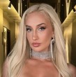 Fran Maira salió de paseo con su madre, en su increíble convertible BMW, ambas disfrutaron del buen tiempo y de su compañía. Algunos seguidores aseguran que la cantante se parece a Aline.