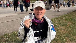 Vesta Lugg cumple 42K en el maratón de Chicago y su original outfit se roba las miradas