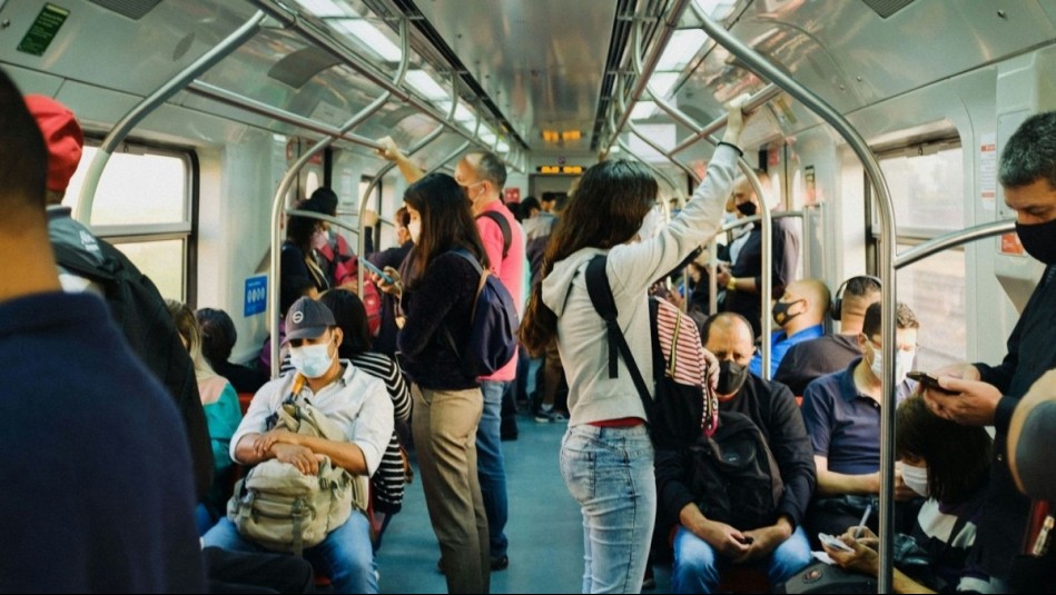 ¿A qué hora cierra el Metro de Santiago?: El horario oficial para este viernes 18 de octubre