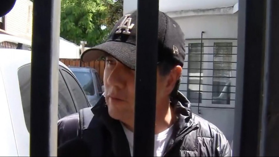 'Tengo derecho a defensa': Manuel Monsalve llega a Santiago para reunirse con sus abogados