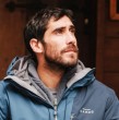 Pedro Astorga encuentra la tranquilidad en su hogar de Pucón tras su paso por un reality show. Descubre cómo es la acogedora cabaña de madera donde el deportista extremo descansa y disfruta de la naturaleza.