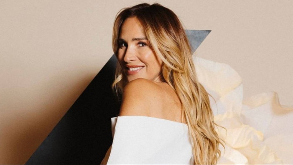 Angélica Castro brilla en la Teletón con un vestido estilo sirena adornado con cristales