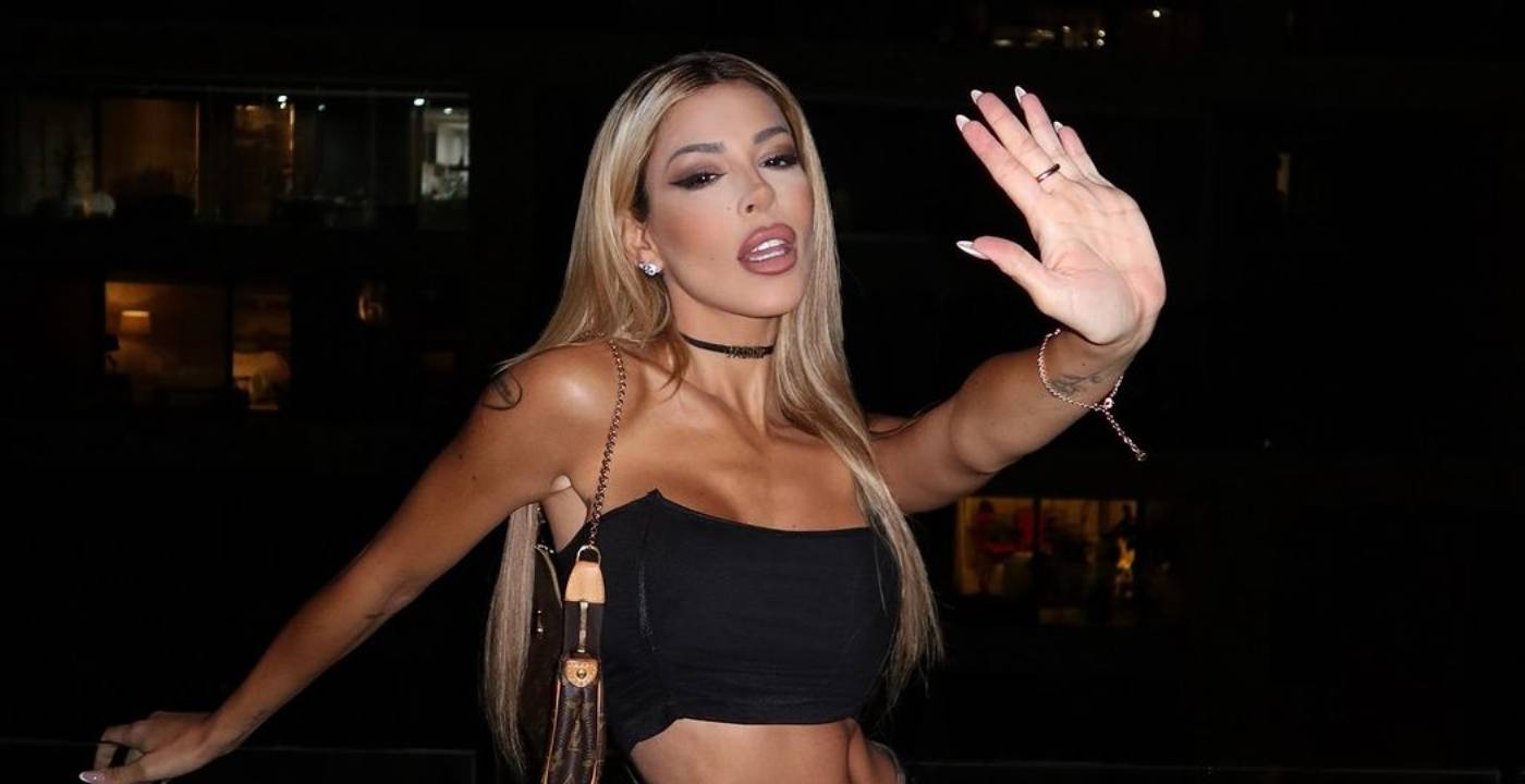 Oriana Marzoli enamora con un elegante vestido primaveral blanco perla:  Eres como Carrie Bradshaw - Mega