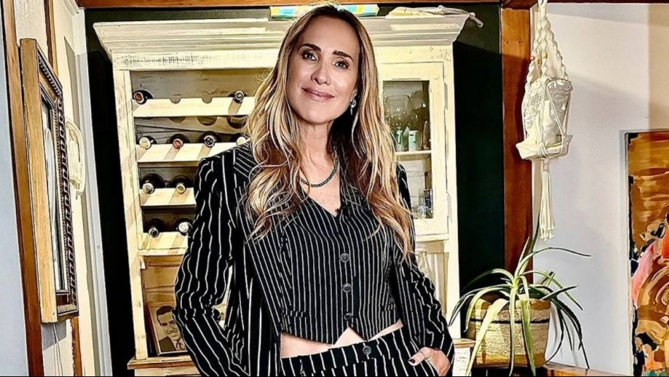 'Ella es todo el outfit': Angélica Castro deslumbra con vestido de lentejuelas dorado