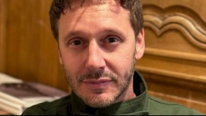 La romántica postal de Benjamín Vicuña y su polola: Un beso apasionado y una celebración