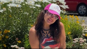 El look geométrico de Pamela Leiva: Lleva la moda setentera en un conjunto blanco y negro