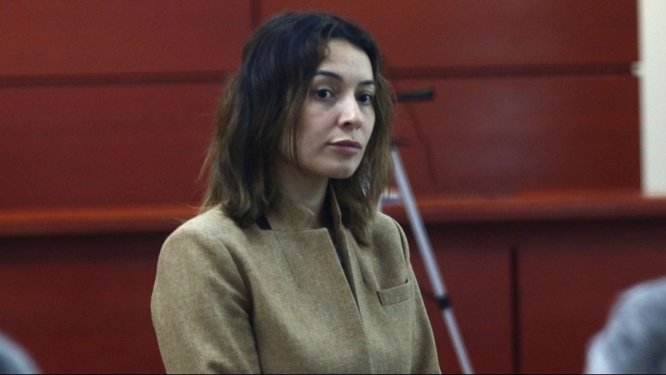 'Por favor, yo confío en usted': Los mensajes de carabinero a Camila Polizzi solicitándole millonario préstamo