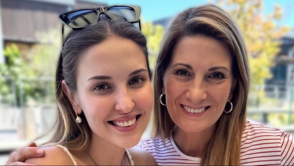 Enterizo o bikini de print floral: Belén Soto y su madre Carolina Infante lucen los trajes de baño más trendy