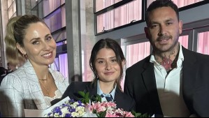 Baby blue y coral: Los juveniles vestidos de graduación de las hijas de Gissella Gallardo y Mauricio Pinilla