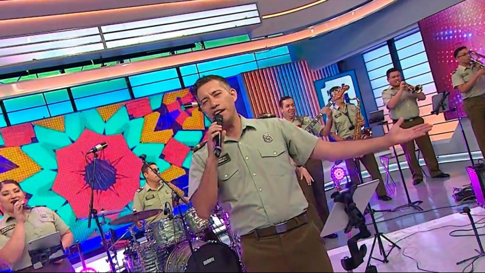 Con clásicos de la cumbia chilena: Small Band de Carabineros enciende Mucho Gusto en la previa de Año Nuevo