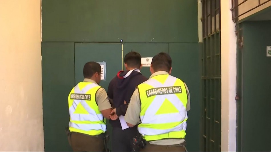 Detienen a conductor que se fugó tras intentar atropellar a carabinero durante fiscalización en Quilicura