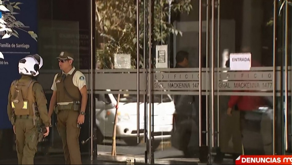 Gran operativo policial en Tribunal de Familia de Santiago por objeto sospechoso