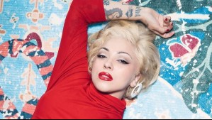 Mon Laferte sube al escenario con su nuevo look rubio platinado: "Te pareces tanto a Marilyn Monroe"