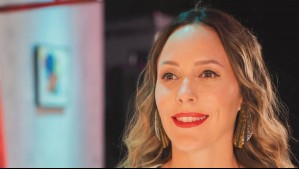 Maly Jorquiera apuesta a la minifalda negra de tablones en tendencia como su outfit de graduación