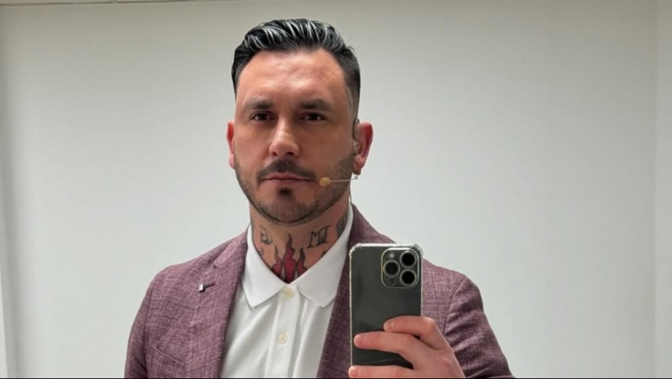 'Con mi partner': Mauricio Pinilla se pone el traje de surf junto a su hijo en la playa