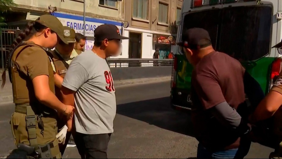 Transportaban autos 0 kilómetros: Conductores de grúas son detenidos por manejar sin licencia de conducir