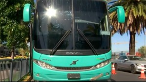 Trasladaba a 30 niños a un paseo: Detienen a chofer que manejaba bus sin licencia de conducir ni patentes