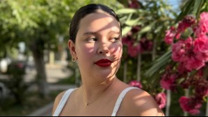 El original outfit de Michelle Carvalho en París: Conjunto transparente en un sublime tono lila