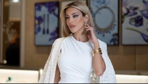 El regreso triunfal del blazer de terciopelo: Oriana Marzoli lleva uno color café con cartera Louis Vuitton