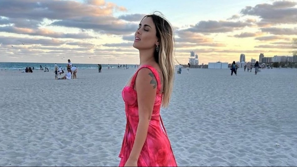 Maura Rivera presume el 'invierno' de Miami desde una piscina soleada y con bikini rojo