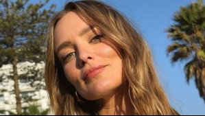 Kika Silva tiene la cartera Carolina Herrera que la realeza prefiere: La lució con vestido de seda marrón