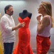 Karen Doggenweiler se mostró muy interesada en la moda actual.