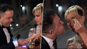 "Del dedo": Periodista de Mega vive hilarante momento al comerse uno de los digüeñes de Princesa Alba