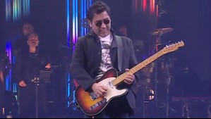 Junto a especiales invitados: Claudio Narea interpreta "Paramar" en el show de obertura de Viña 2025