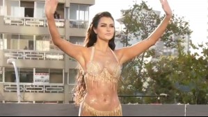 Luciendo un traje de baño dorado: Así fue el piscinazo de Emilia Dides como reina del Festival de Viña