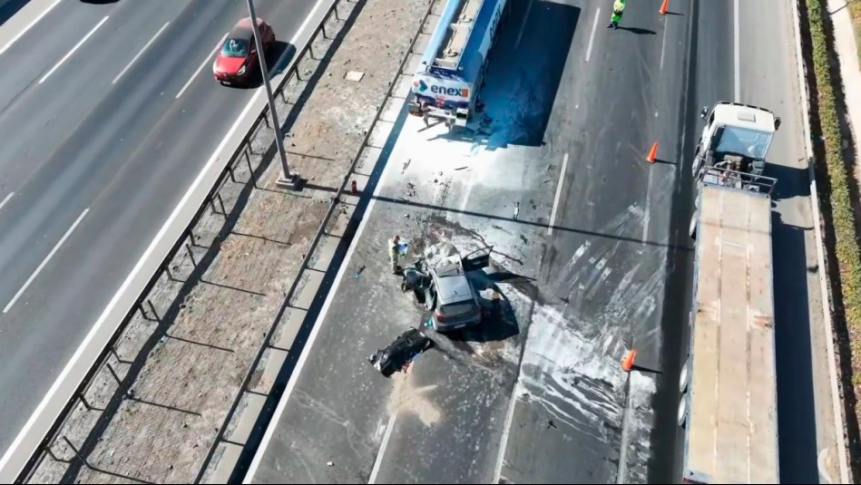 Fatal accidente en Ruta 5 Norte: Conductor muere tras chocar con camión que transportaba químicos en Quilicura