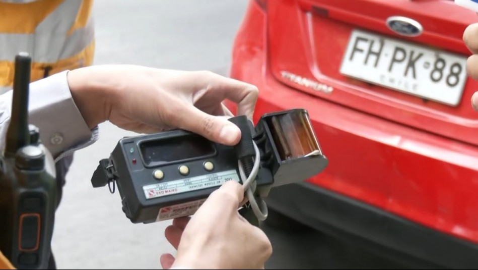 'No puede seguir operando': Descubren a taxi ejecutivo con taxímetro obsoleto en fiscalización en Lo Prado