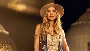 El look "super power" de Angélica Castro para su rutina de entrenamiento incluye jockey, collares y pulseras