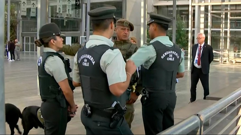 Evacúan Centro de Justicia tras aviso al 133 de un artefacto explosivo: Equipo GOPE trabaja en el lugar