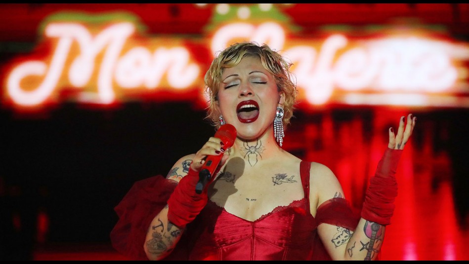 'Yo te amo Chile': Mon Laferte se desahoga tras no estar en escenario principal de Lollapalooza