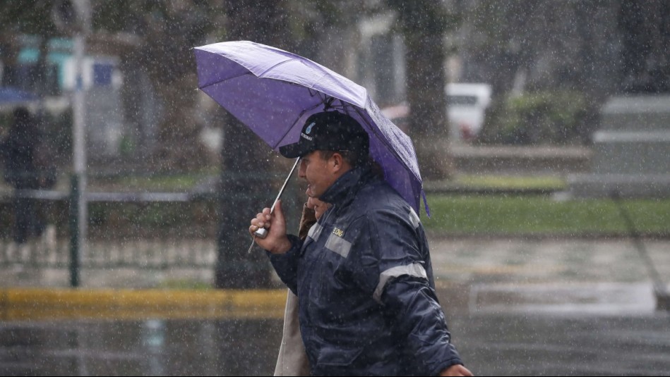 Santiago se prepara para la primera lluvia del año: Este es el pronóstico para este fin de semana