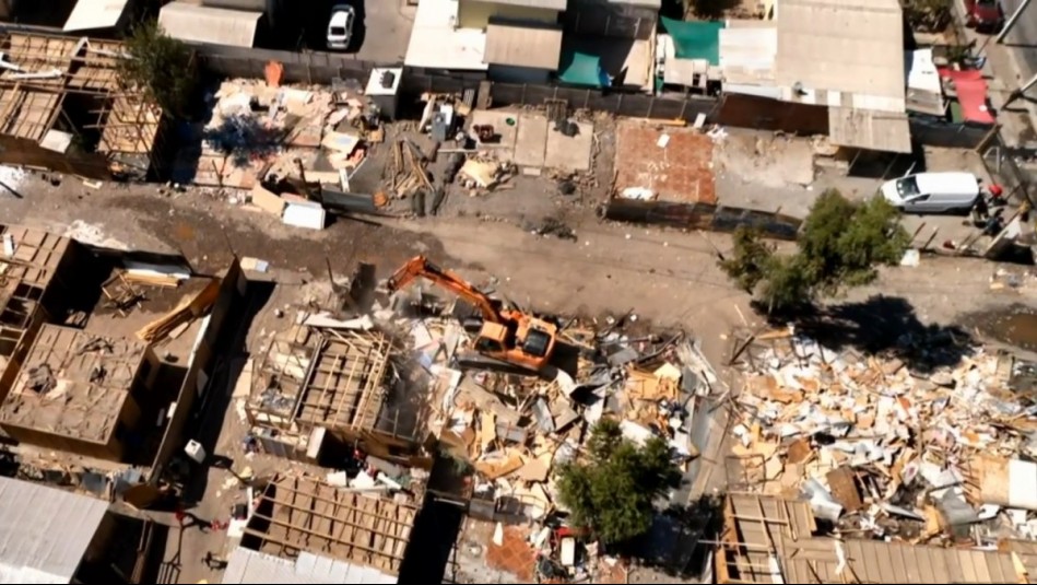 Cámaras de Mucho Gusto captan demolición de viviendas en toma de San Felipe