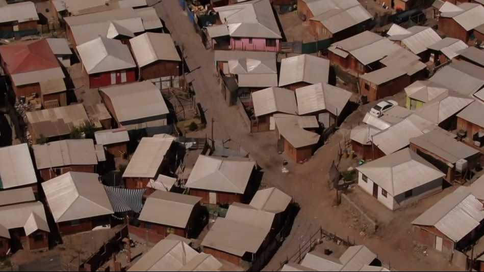 A un vecino le lanzaron su auto al río: Los graves problemas que provocaba la toma desalojada en San Felipe