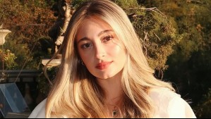 Confianza y estilo: Las botas con taches metálicos que Florencia Araneda combina con enterito mini