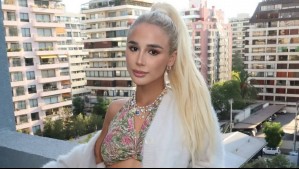 Top Playboy y traje de baño rosa: Los 2 looks de Guarén para disfrutar del otoño en Pucón