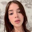 Katteyes se sincera con sus seguidores y revela la razón para retirar sus implantes mamarios, a la vez que habla sobre su dolorosa recuperación.