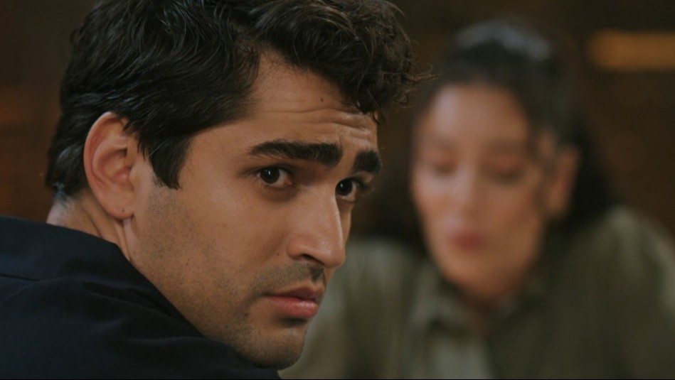 Seyrán y Ferit - Temporada 3 | Capítulo 8 (Parte 2): Un incómodo anuncio en la cena familiar