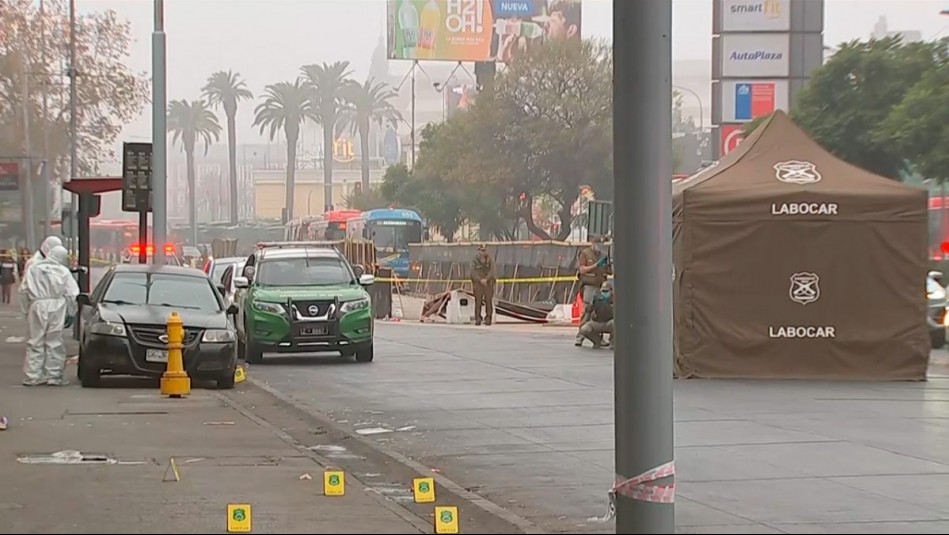 Hombre muere de un disparo en la cabeza en plena Alameda en Estación Central