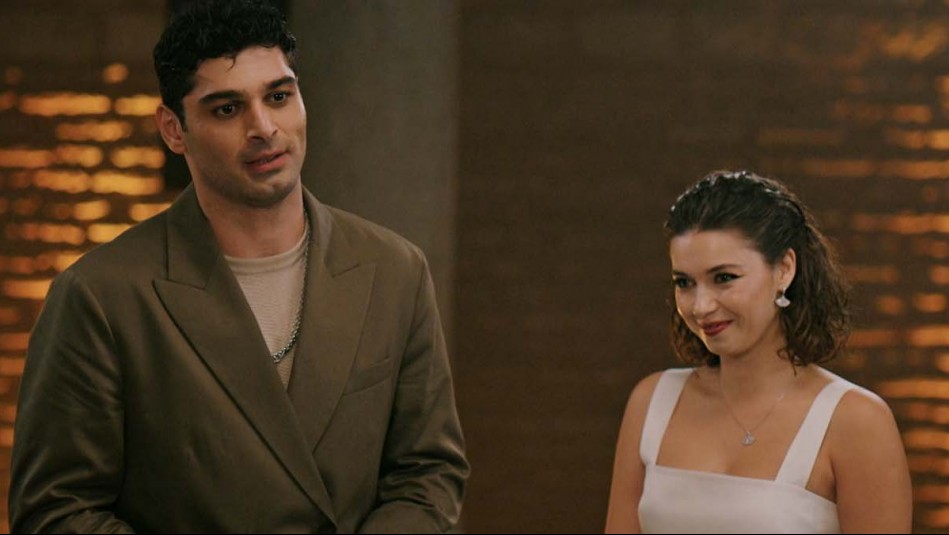 Seyrán y Ferit - Temporada 3 | Capítulo 8 (Parte 1): Un incómodo anuncio en la cena familiar