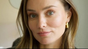 Combina la camisa cropped en tendencia: Con este look casual Kika Silva envía mensaje de amor propio