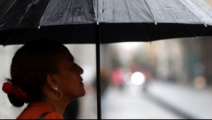 ¿A qué hora comenzará la lluvia este viernes en Santiago?