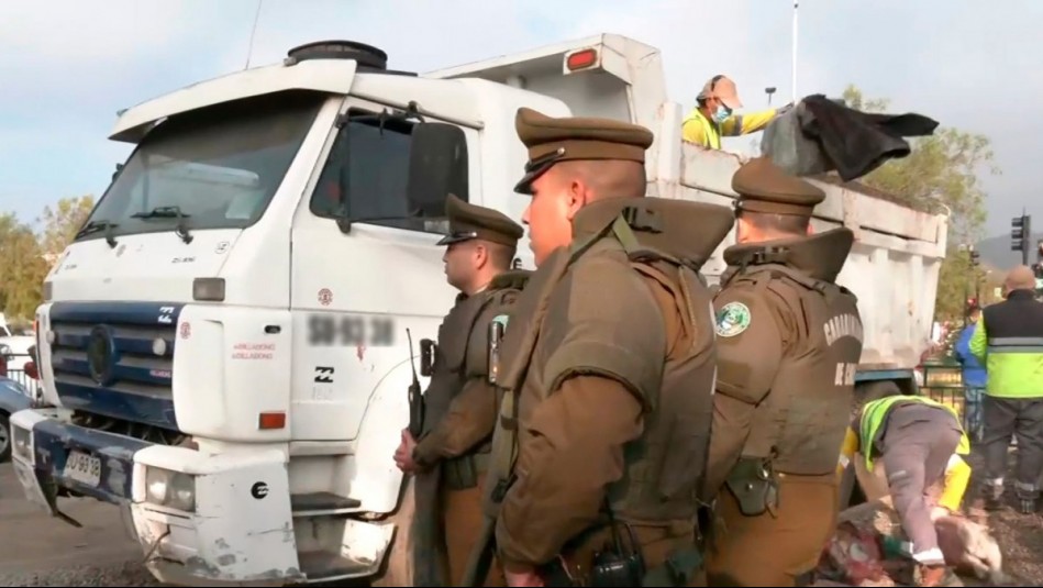 Retiran camión tolva abandonado hace un año en Lo Barnechea: Es de la narcotraficante la 'Griselda chilena'