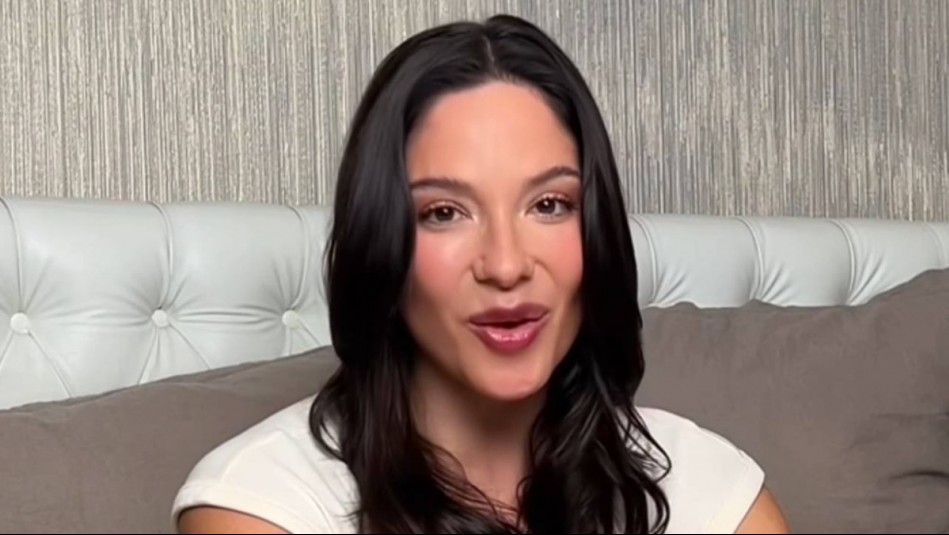 El rojo también tiñe las carteras: Kel Calderón pasea en Vietnam con un accesorio que es el toque fashion