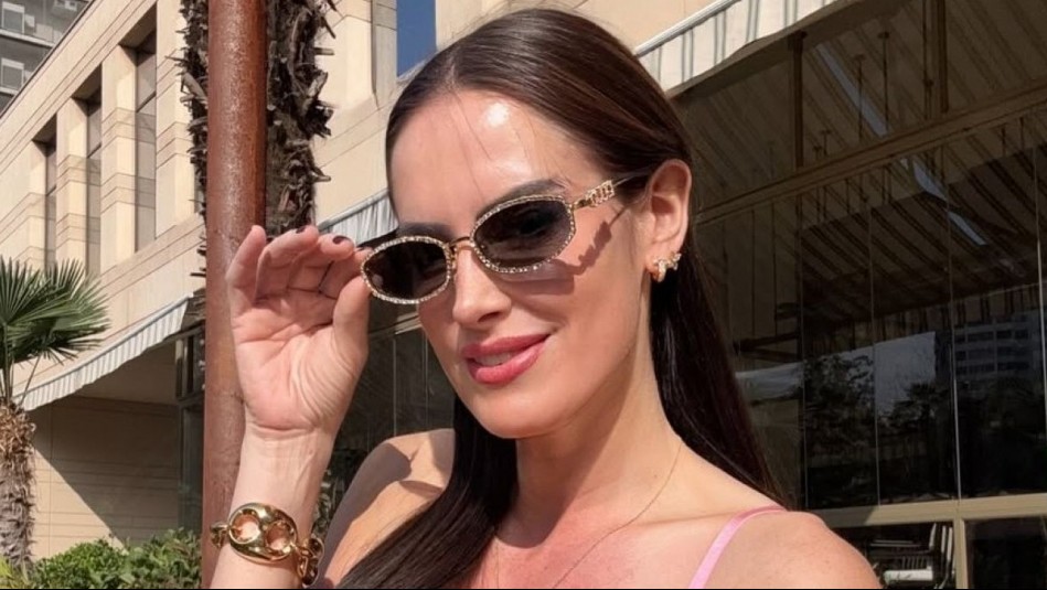 Así combina Adriana Barrientos zapatos dorados con plataforma XL: 'Topísima'