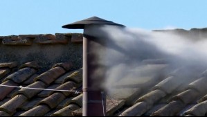 "Habemus papam": Sale humo blanco en el Vaticano anunciando que hay nuevo Papa